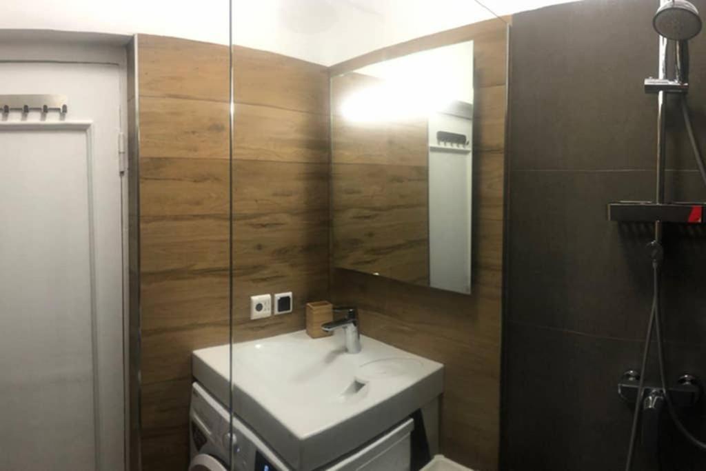 New Comfortable Apartment Nearby Promenade In 5 Minutes From Old Town Of Riga. エクステリア 写真